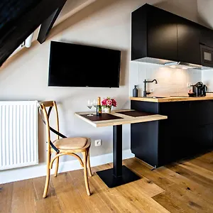 https://luxury-suites-ambassador.hotelsantwerp.net